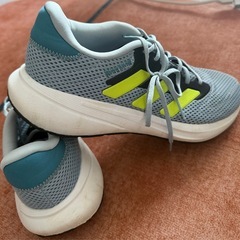 ローカットAdidas 女性スニーカー24cm/HWI28Y001の画像