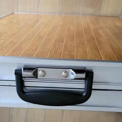 【未使用】軽量！キャンプ　アルミ　3つ折りテーブルの画像