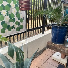 ウッドフロアスタンドライトの画像