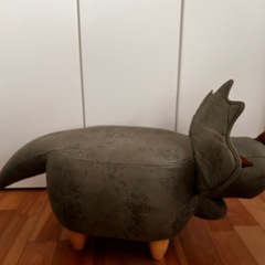 きょうりゅう トリケラトプス  スツール　椅子　置物の画像