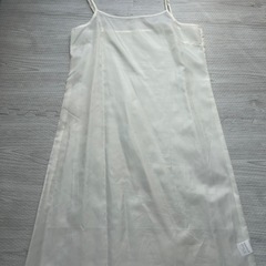 ほぼ新品未使用！！白ワンピースの画像