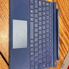 エプソンコピー機　訳あり　サーフェス充電器1 キーボード2つの画像