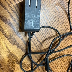 エプソンコピー機　訳あり　サーフェス充電器1 キーボード2つの画像