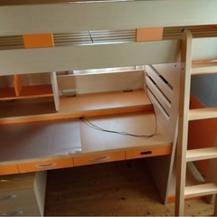 デスク付きロフトベットの画像