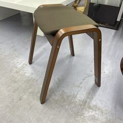 ②ニトリ リューク 木製スツール 椅子 チェア コンパクト ミニ ブラウン 札幌市手稲区の画像
