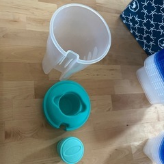 ジップロックとサラダケースの画像