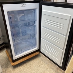 12/12購入  未使用 冷凍庫 88L 1ドア SP-88LF1-WD ダークウッドの画像