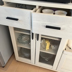 食器棚　の画像