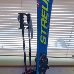 ジュニア スキー板、ストック、収納ケース付きの画像