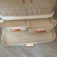 簡易ドレッサーの画像