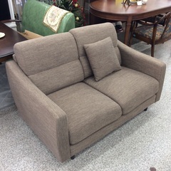 【ニトリの二人掛けソファ】 2人掛けソファ ニトリ　NITORI　Nポケットソリーズ 2シーター　ラブソファ 　布製　クッション付き：ブラウンの画像