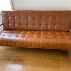 レザーソファーベッドの画像