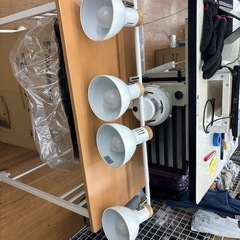 ☆ドリーム荒牧店☆ジモティー割引有☆【クリーニング済み】ニトリ/メストロ/4灯ペンダントライトの画像