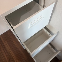 書類キャビネット 定価3万円 高さ103cmの画像