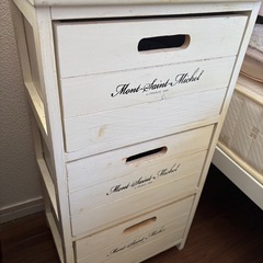 木製　アンティーク　収納棚の画像