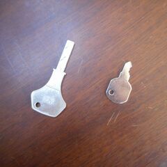 パチスロ 実機 スマスロ Lパチスロ 戦姫絶唱シンフォギア 正義の歌 コイン不要機 家庭用100V 台キー 設定キーの画像