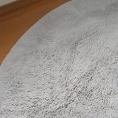 ニトリ 円形ラグ ラビットファー グレーの画像