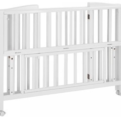 ベビーベッド　ホワイト　カトージの画像