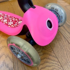 GLOBBER グロッバー キックボード　スモールフラワー　トイザらス限定の画像