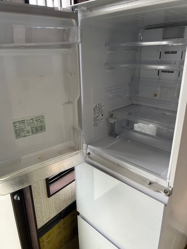 年式新しめ冷蔵庫　本文をよくお読み下さい