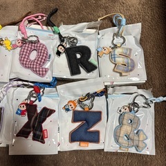 ラブブイニシャルペンダントチャーム💜【POP MART公式】★お値引き相談可能★の画像