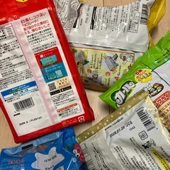 ⑤お菓子 まとめ　うまい棒　サラミ　ポッキー　たべっ子どうぶつ　カール　チーズ　うすあじ はちみつケーキの画像