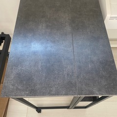 折りたたみデスクの画像