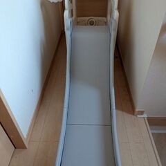 滑り台の画像