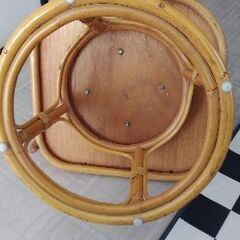 竹製・木製の椅子（座面50㎝×50㎝　背面53㎝　座高30㎝）の画像