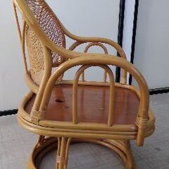 竹製・木製の椅子（座面50㎝×50㎝　背面53㎝　座高30㎝）の画像