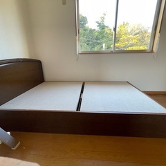 セミダブルベットフレームの画像