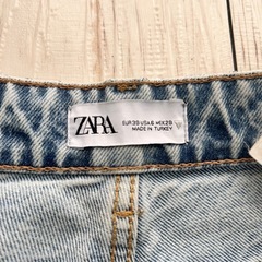 ZARAジーンズ　38の画像