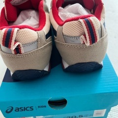 【新品】アシックスキッズスニーカーの画像