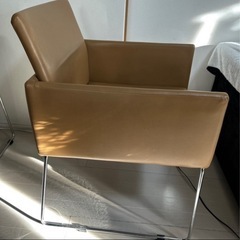 キャメル色】革調ダイニングチェアの画像