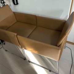 キャメル色】革調ダイニングチェアの画像