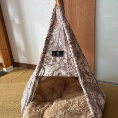 ペット用ハウス　テント型の画像