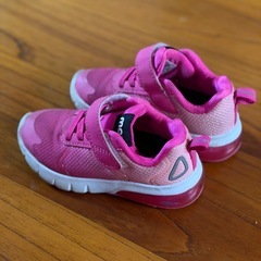 MADピンクスニーカー16センチ
の画像