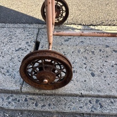 アイアンフックスタンド 鉄製 車輪付き ハンガー ラックパイプ インテリア　昭和レトロの画像