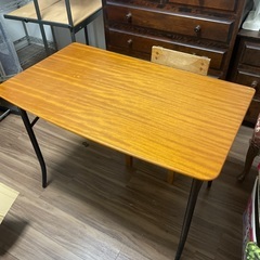 テーブル　机の画像