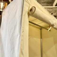 ワイヤーラック ワードローブ カバー付き キャスター 付き 衣類 収納 ラック 壁面収納 コートラック ハンガーラックの画像