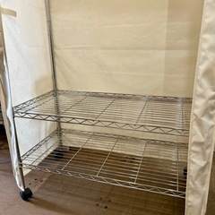 ワイヤーラック ワードローブ カバー付き キャスター 付き 衣類 収納 ラック 壁面収納 コートラック ハンガーラックの画像