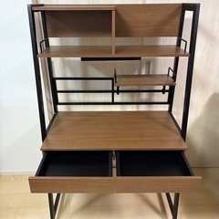 ニトリ 省スペースデスク デスクライト付き✨️【美品 使用1ヶ月】パソコンデスク 勉強机 の画像