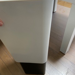 白いゴミ箱の画像