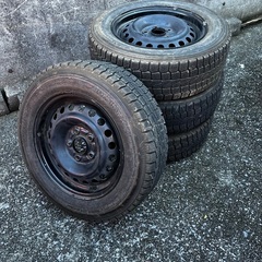 スタッドレスタイヤ、ヨコハマk2F720、195/65R 15の画像