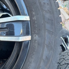 ハイエース ヨコハマ スタトッレス195/80R15ブリヂストン ブリザック VL1の画像