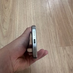 【美品・残債なし】iPhone 15 Pro ホワイトチタニウム [128]GB / B85% / 郵送可 の画像