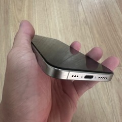 【美品・残債なし】iPhone 15 Pro ホワイトチタニウム [128]GB / B85% / 郵送可 の画像