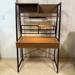 ニトリ 省スペースデスク デスクライト付き✨️【美品 使用1ヶ月】パソコンデスク 勉強机 の画像