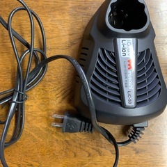 リチウムイオン充電式ハンディクリーナー
の画像