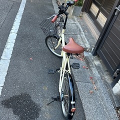 折り畳み自転車の画像